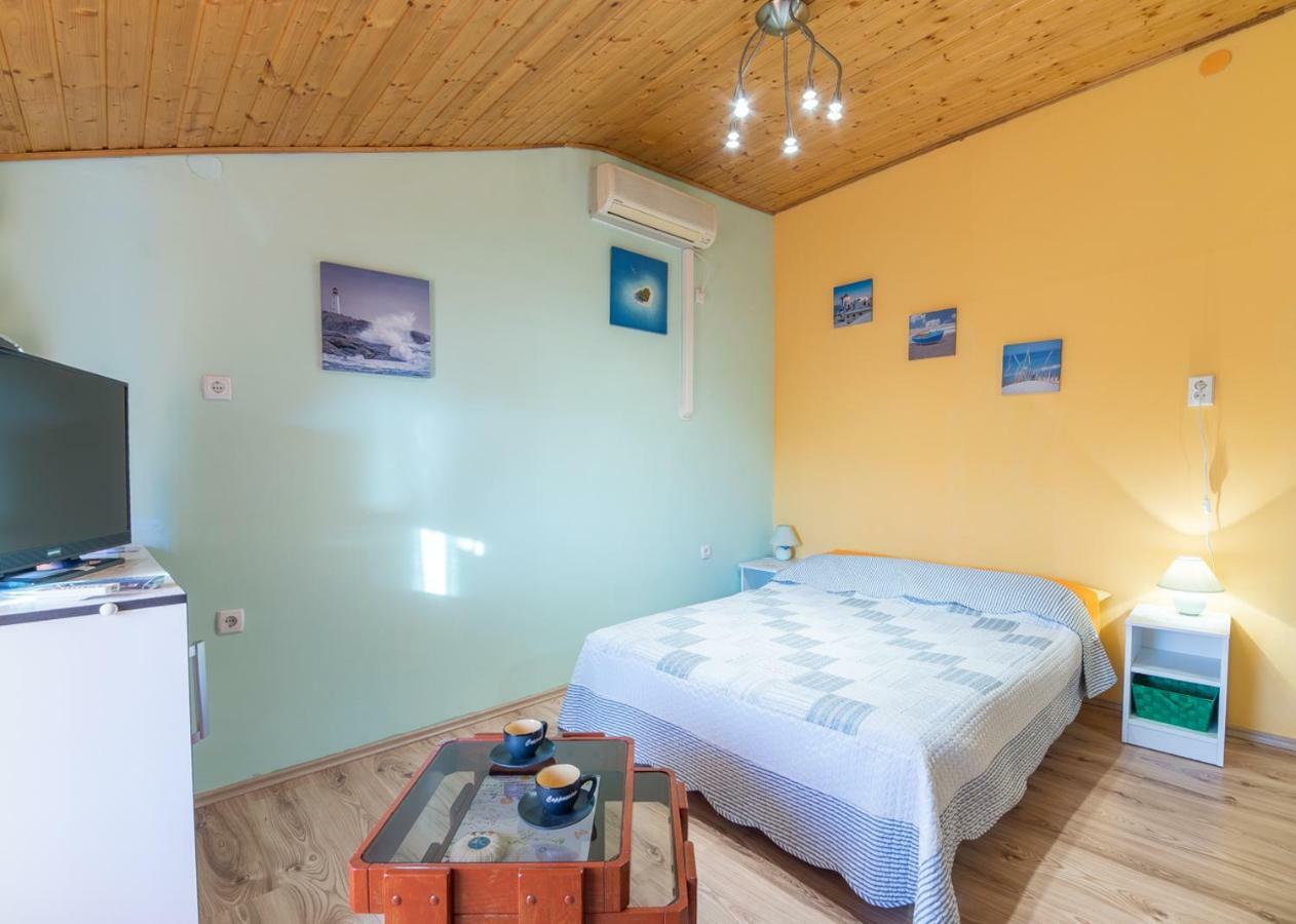 Apartment In Center พูลา ภายนอก รูปภาพ