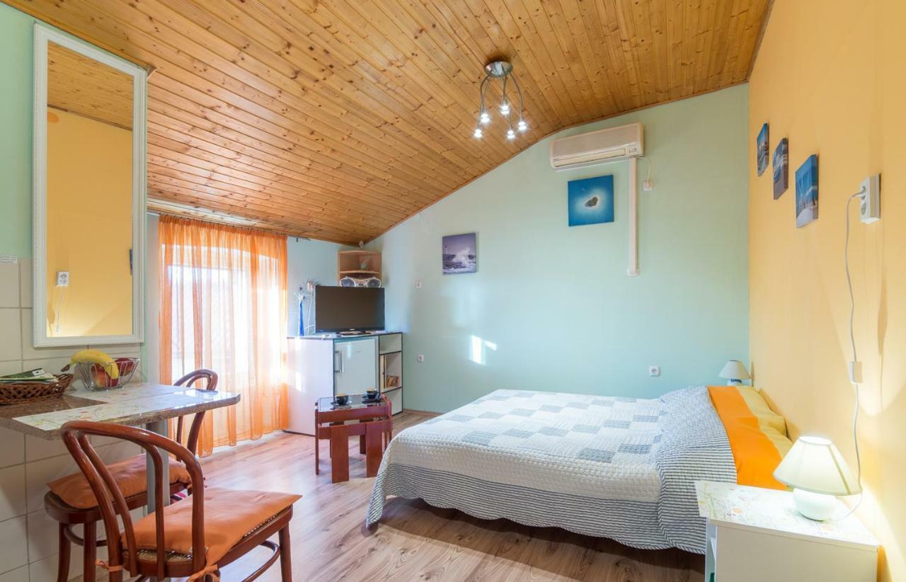 Apartment In Center พูลา ภายนอก รูปภาพ